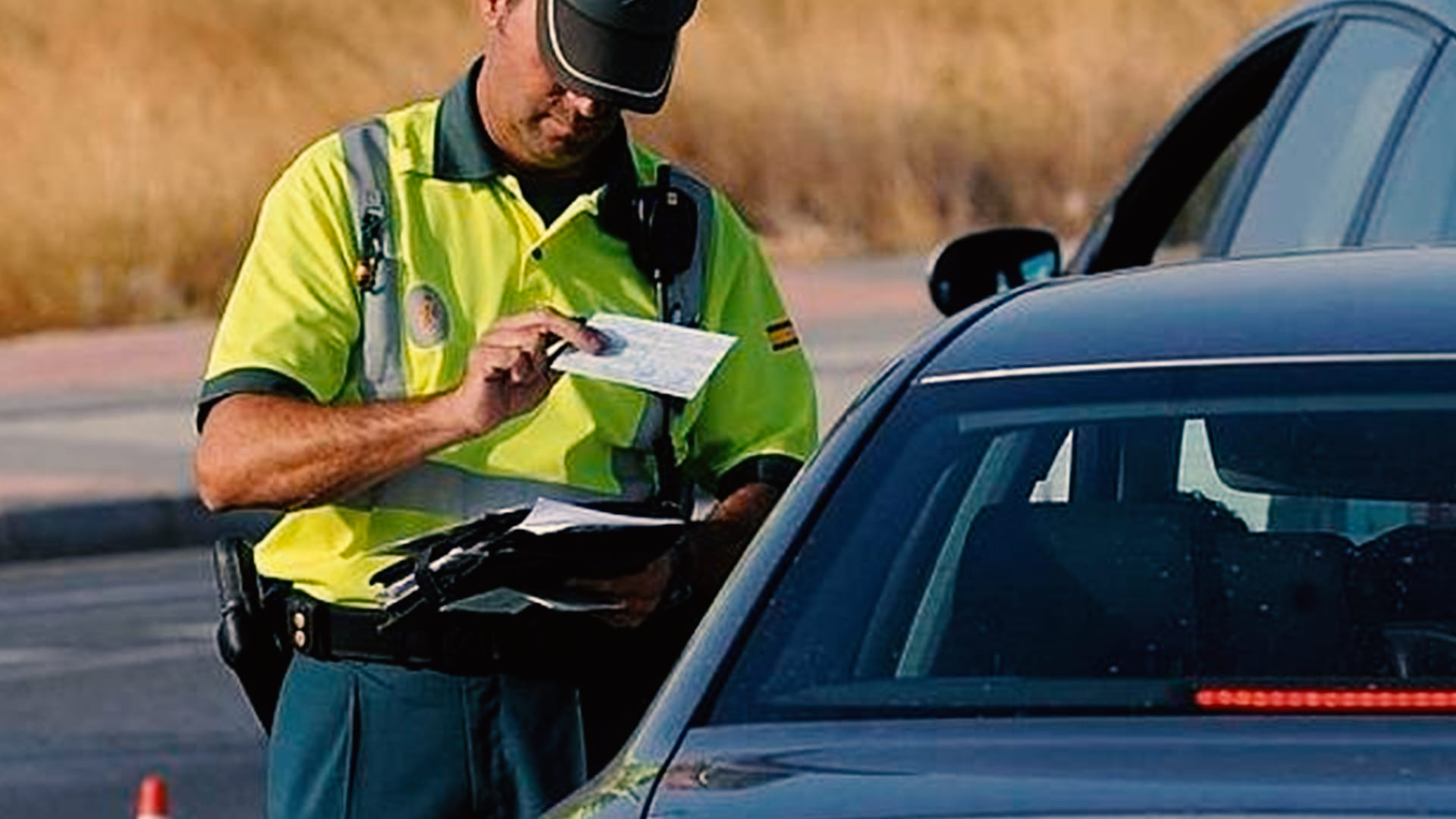 Sexo Al Volante: Las Multas Que Te Dejarán Sin Aliento (Y Sin Dinero). - m72t8ru